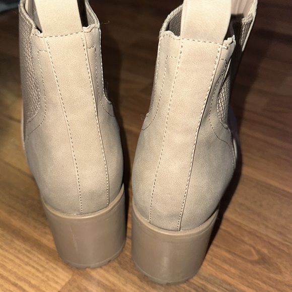 MIA tan boots woman’s size 7 1/2 - Picture 5 of 5